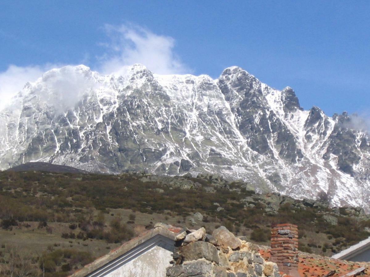 Hostal Asador La Montaña Triollo Exterior foto